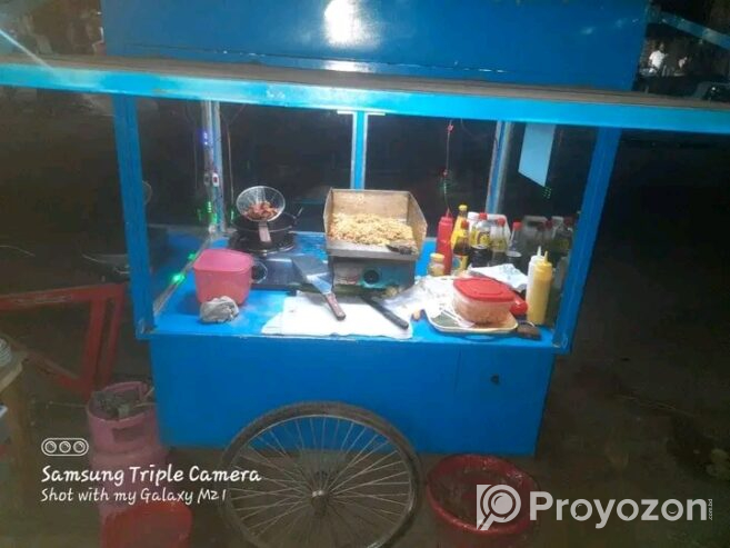 এ খাওয়ার গাড়ির দোকানটি বিক্রি হবে