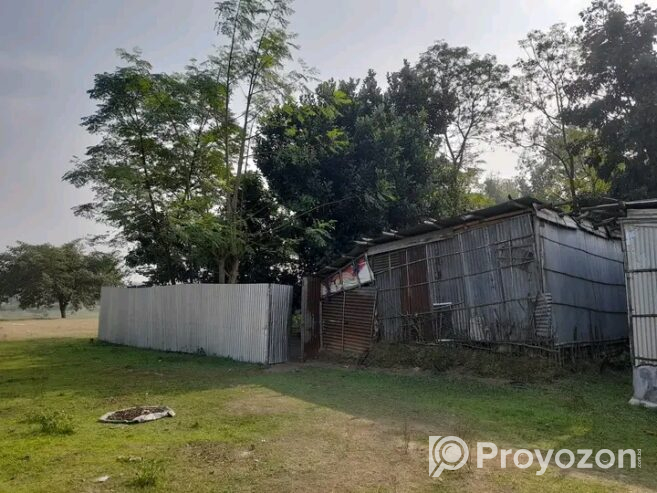 ৫ শতাংশ জমির ওপর টিনের তৈরি একটি বাড়ি বিক্রি হবে