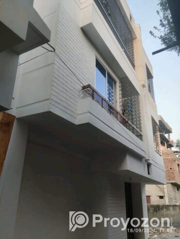 নতুন ফ্লাট মেসে ডাবল বেডের সিট খালি আছে
