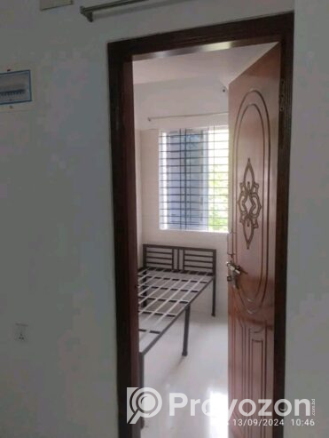 নতুন ফ্লাট মেসে ডাবল বেডের সিট খালি আছে