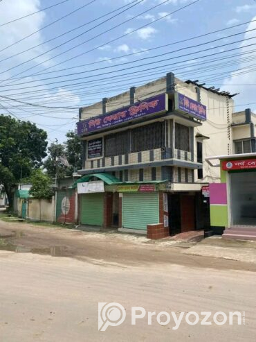 বাড়ীসহ জমি বিক্রি করা হবে।