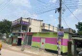 বাড়ীসহ জমি বিক্রি করা হবে।