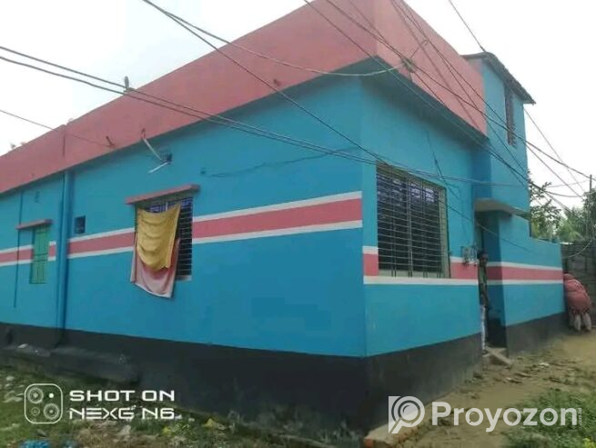 জরুরী বিক্রয় হবে কমপ্লিট বাড়ি  রামনগর হীরাহার
