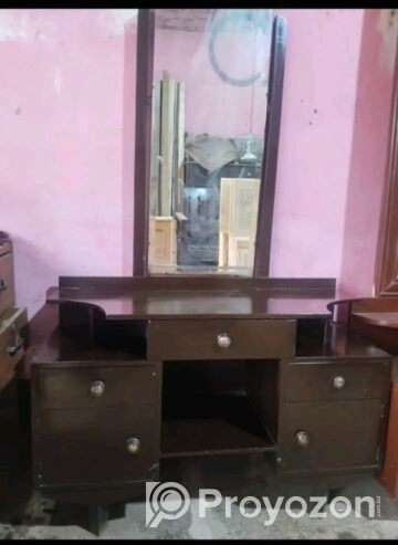 বিক্রি হবে ডেসিন টেবিল