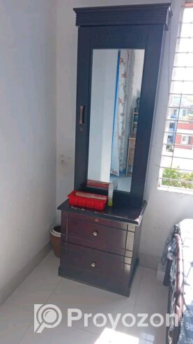 খাট জাজিম তোষক সহ, ড্রেসিং টেবিল বিক্রি করা হবে