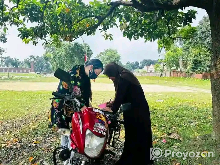 দিনাজপুরের মধ্যে বাইক প্রশিক্ষণ দেওয়া হয়