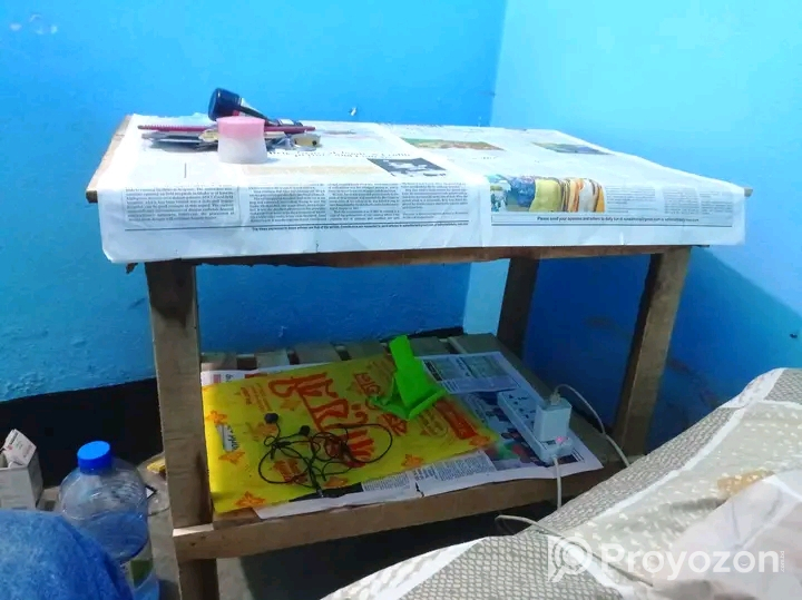 ছোট সাইজের টেবিল টি বিক্রি করা হবে।