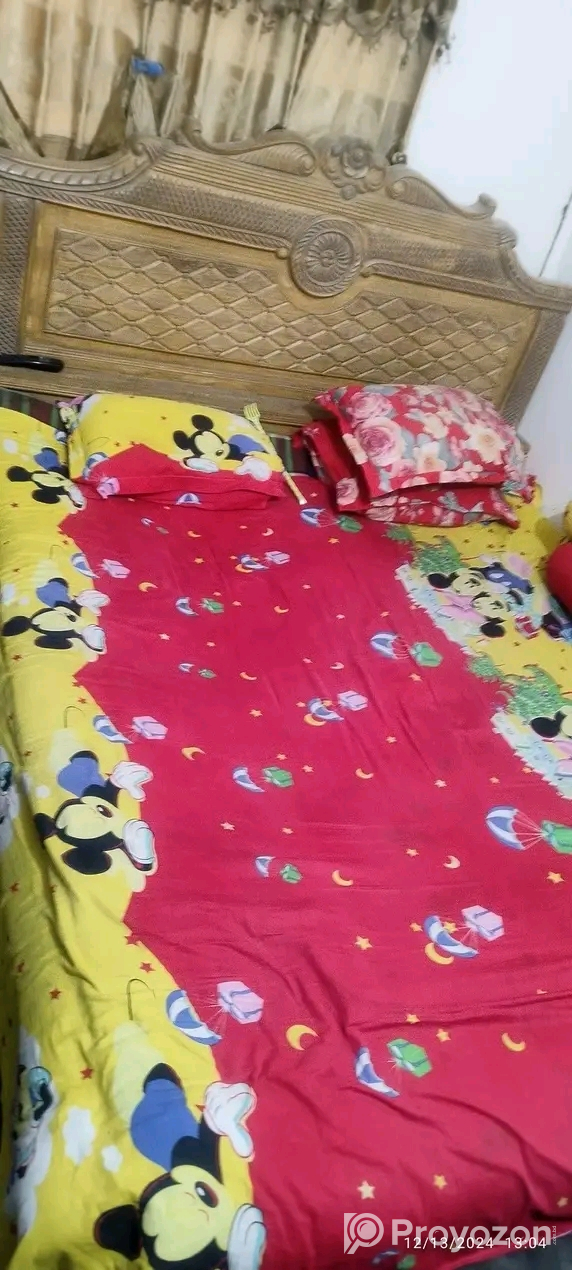 একটি বক্স খাট,ড্রেসিং টেবিল,বিক্রয় হবে।