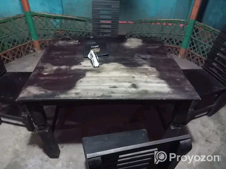 কাঠের টেবিল আর চেয়ার বিক্রি হবে