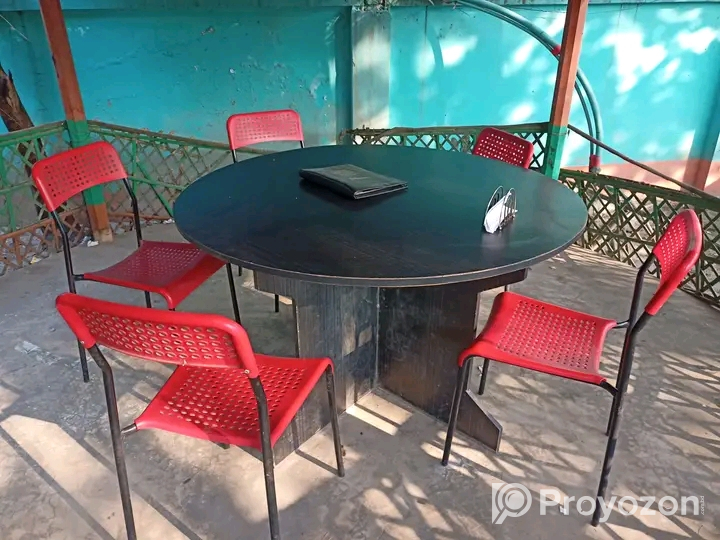 কাঠের টেবিল আর চেয়ার বিক্রি হবে