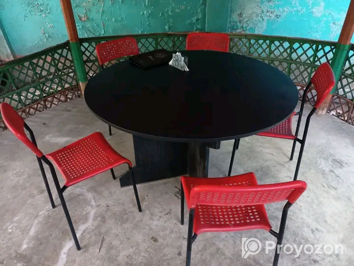 কাঠের টেবিল আর চেয়ার বিক্রি হবে