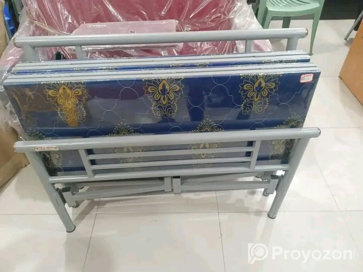 তানিনের ফোল্ডিং বেড