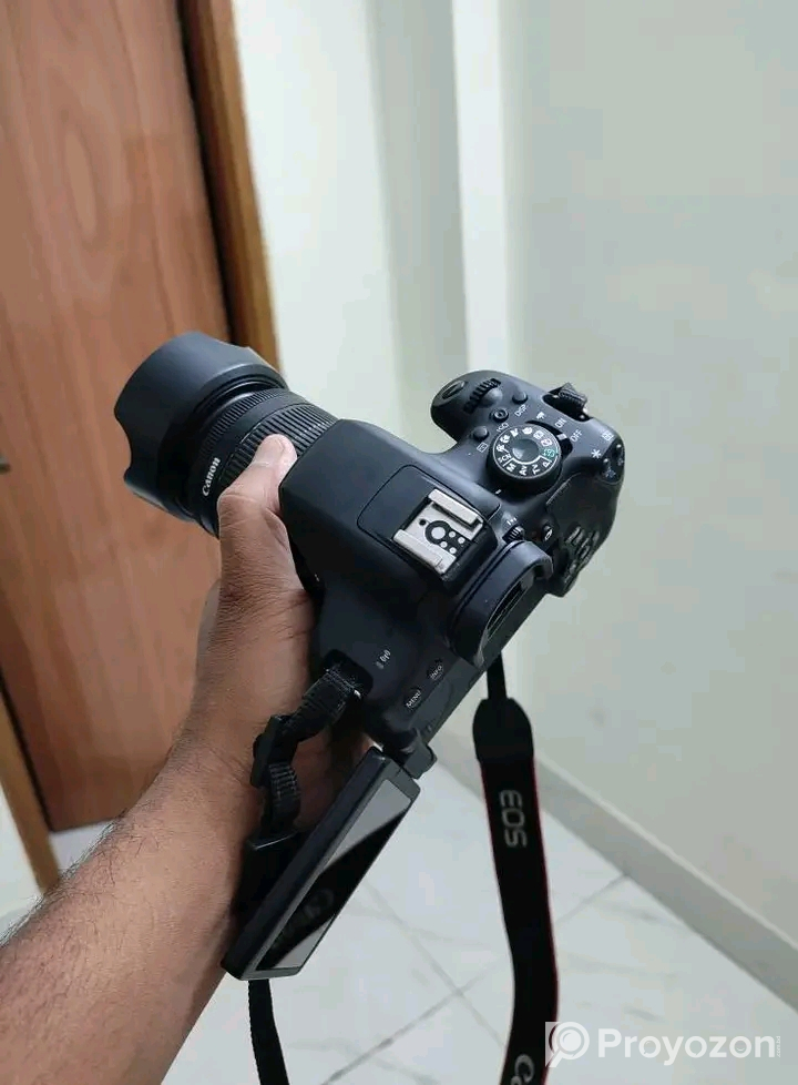 Cannon 750D (Used)