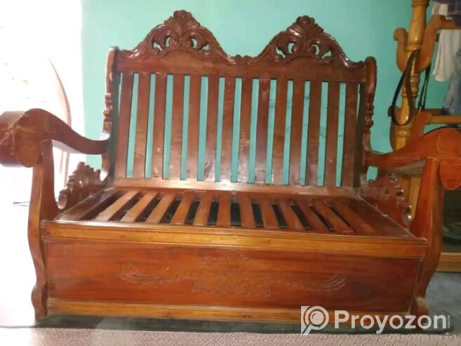 দুই সিটের  সোফা বিক্রি করা হবে
