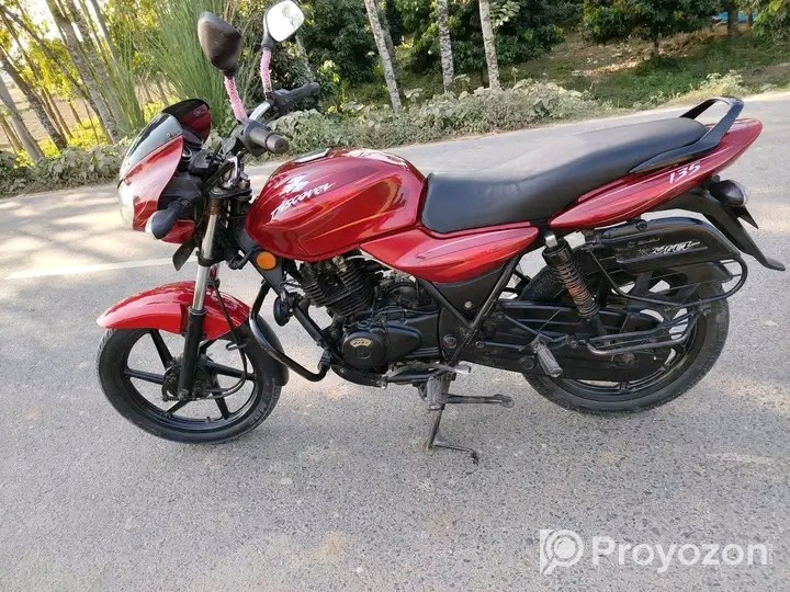 বাজাজ ডিসকাভার ১৩৫ সিসি