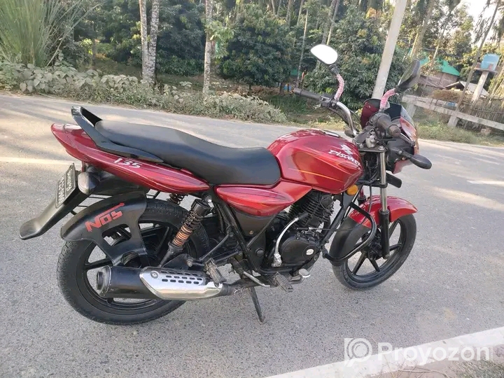 বাজাজ ডিসকাভার ১৩৫ সিসি