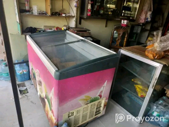 ফ্রিজটি বিক্রি করা হবে।