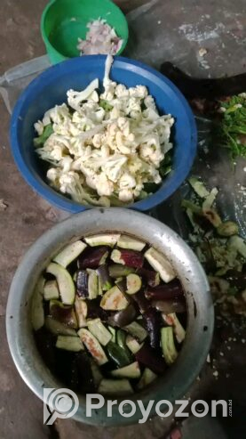 ১৩০৳ দুই বেলা দুপুর ও রাতের খাবার পাওয়া যায়
