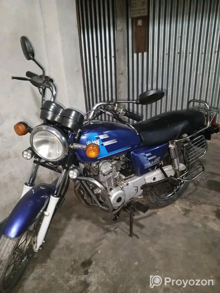 গাড়িটি একদম সুপার ফ্রেশ কোন সমস্যা নাই।