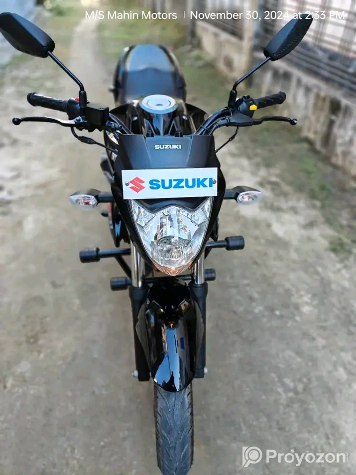 Suzuki Gixxer Monotone Black 24 Model bike