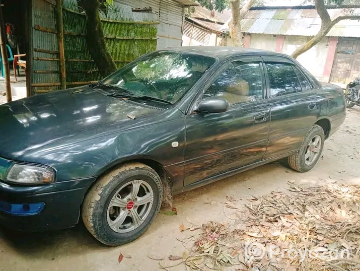 প্রাইভেট কার টি বিক্রি করা হবে।