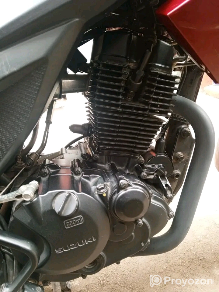 Suzuki sexr 150 cc red colour