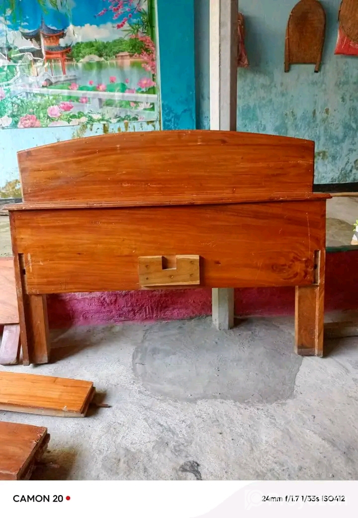 ৫.৫/৭ ফিট কিং সাইজ বেড বিক্রি করা হবে।