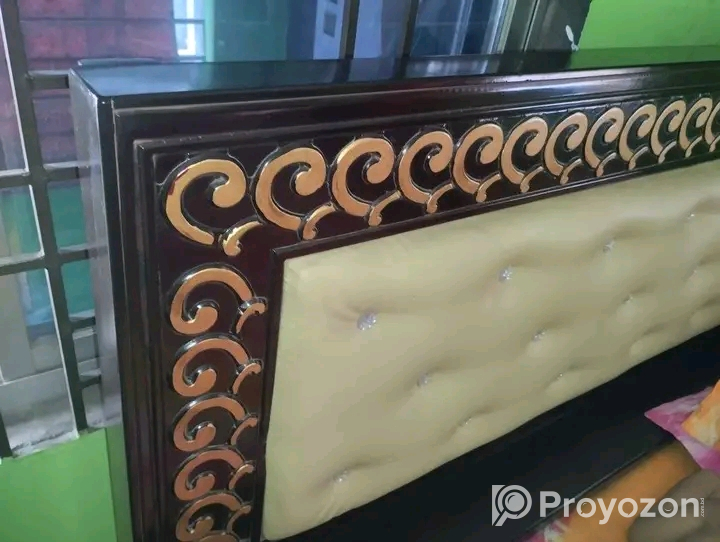 লাকজারি ফোম খাট