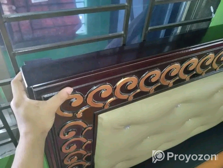 লাকজারি ফোম খাট