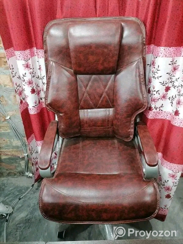 চেয়ার গুলো বিক্রি করা হবে