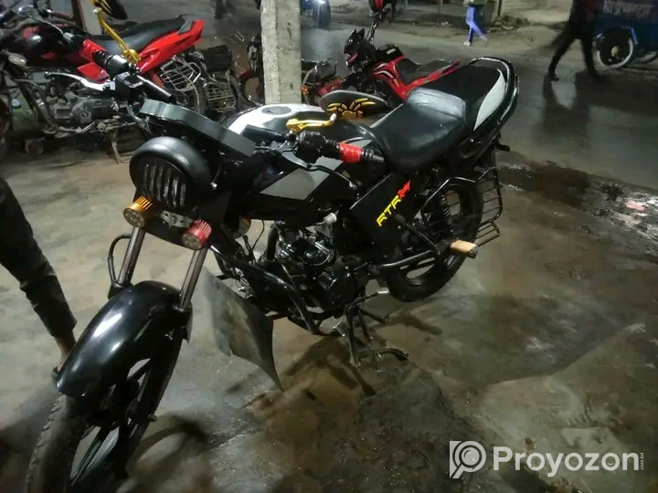 বিক্রি হবে ফুল ফ্রেশ কন্ডিশন মোডিফাইড বাইক