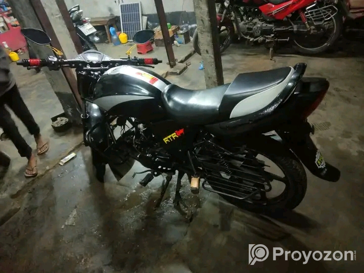 বিক্রি হবে ফুল ফ্রেশ কন্ডিশন মোডিফাইড বাইক