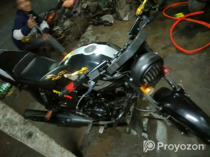 বিক্রি হবে ফুল ফ্রেশ কন্ডিশন মোডিফাইড বাইক