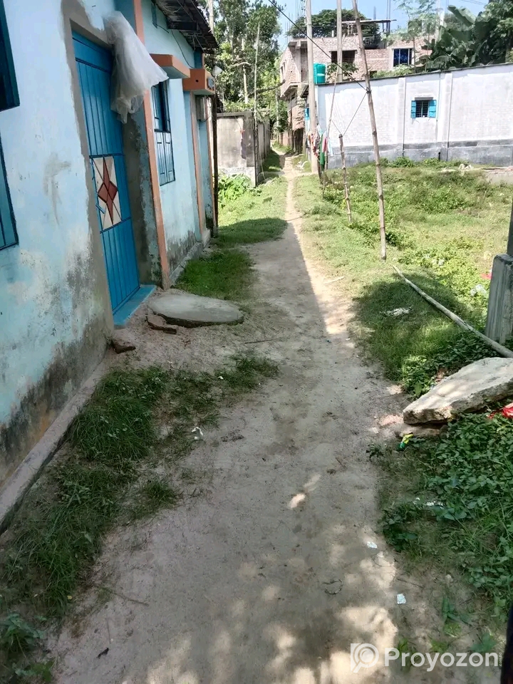 টিনসেট বাড়ী সহ জায়গা বিক্রয় হবে।