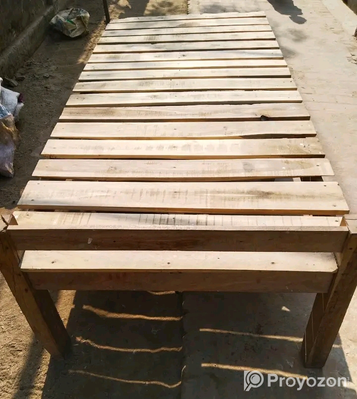 বেড বিক্রি হবে আকাশমনি কাঠের