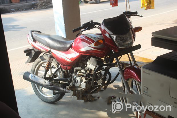 Bajaj CT 100 . 2018