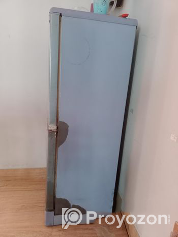 Walton Fridge (Used)