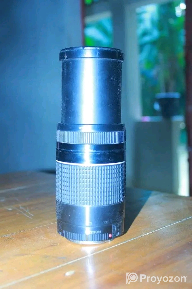 ২টা 75-300mm জুম লেন্স বিক্রি করা হবে।