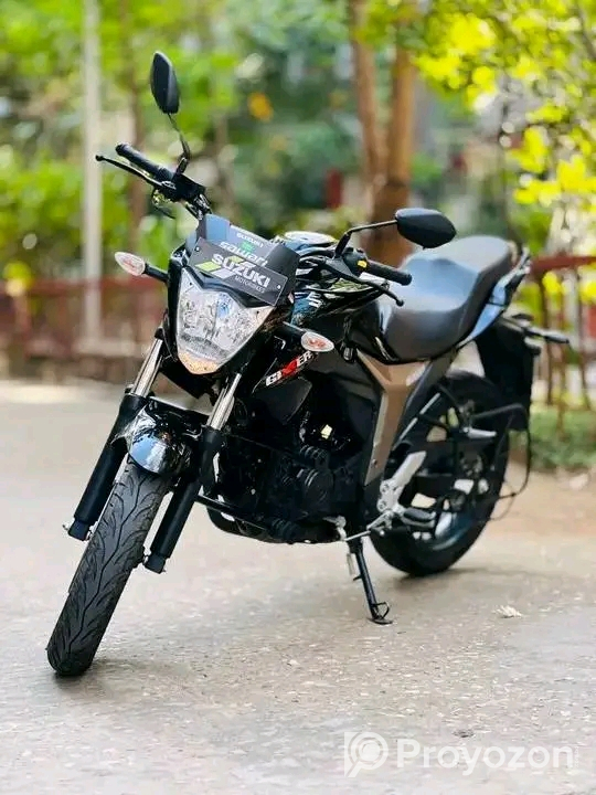Suzuki Gixxer Monoton Black 155cc