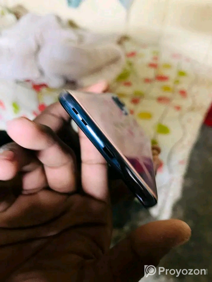 One plus 9 5g 8/128GB