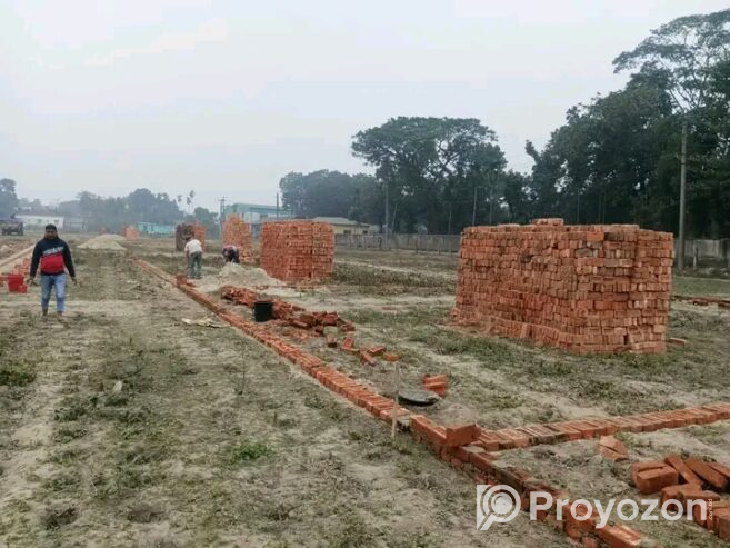 প্লট বিক্রয় চলছে