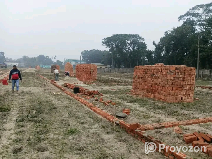 প্লট বিক্রয় চলছে