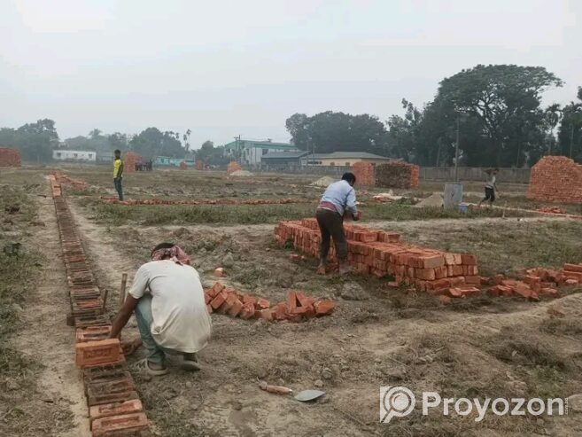 প্লট বিক্রয় চলছে