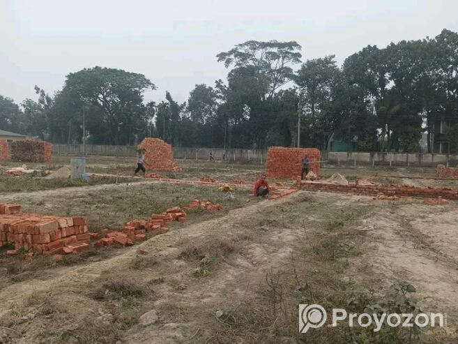 প্লট বিক্রয় চলছে
