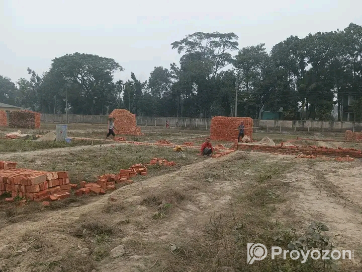 প্লট বিক্রয় চলছে