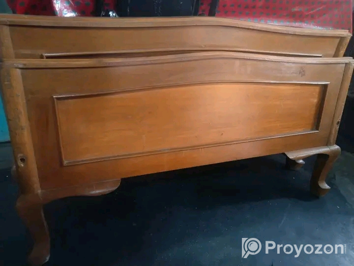 খাট টি স্বল্প দামে বিক্রি হবে