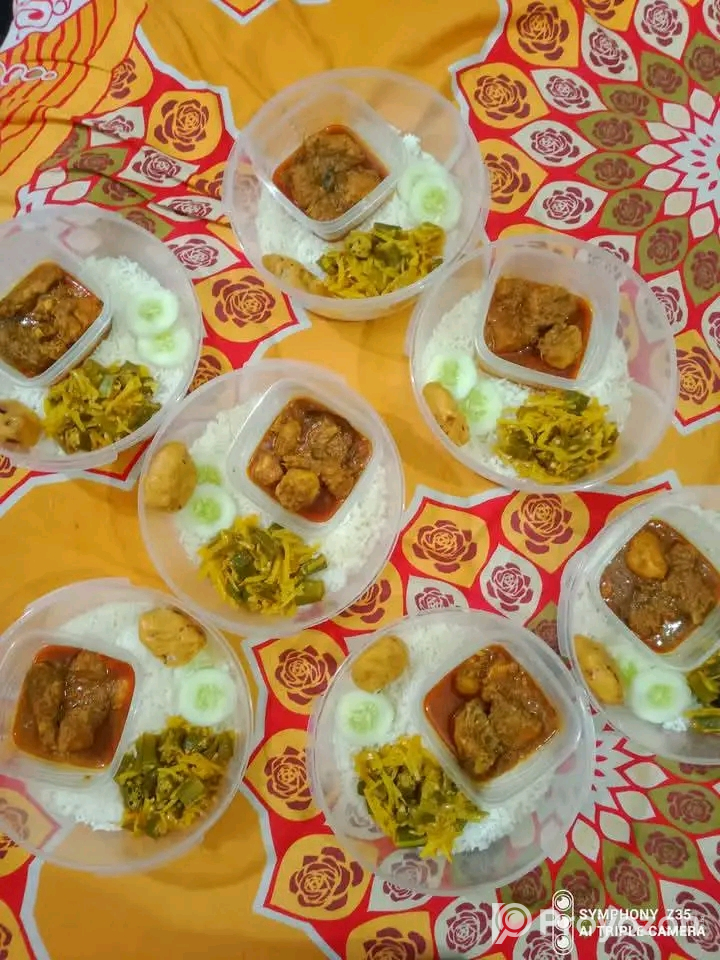 সারা মাসের লাঞ্চ ও ডিনারের ব্যবস্থা
