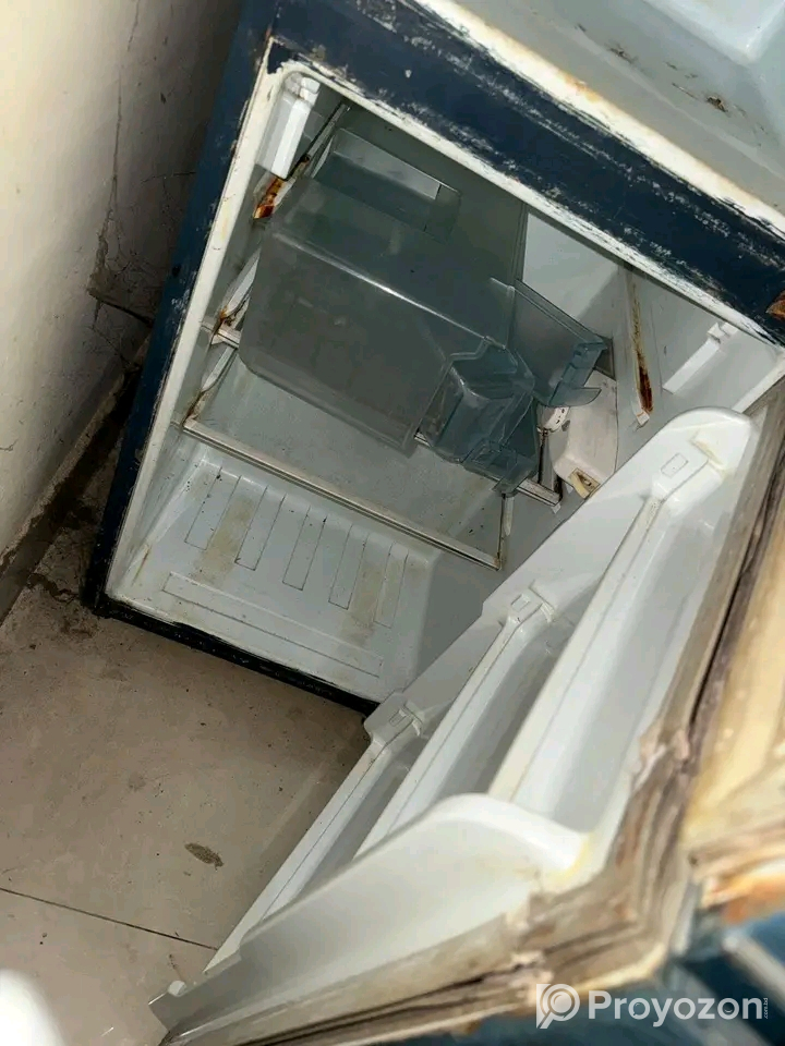 ফ্রিজ বিক্রি হবে