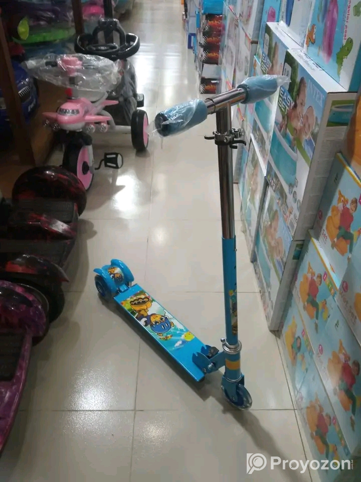 বড় সাইজের বেবি স্কুটার।