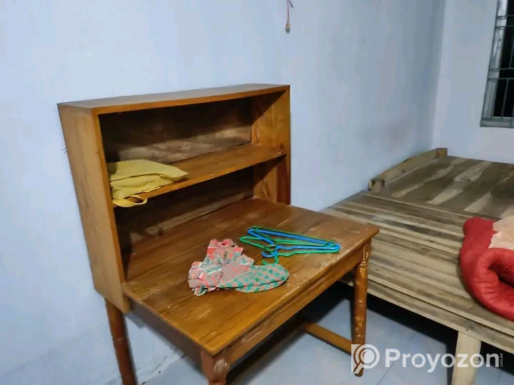 চেয়ার টেবিল বিক্রি করা হবে